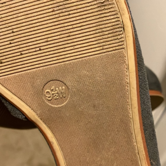 Mossimo flats - Picture 7 of 10